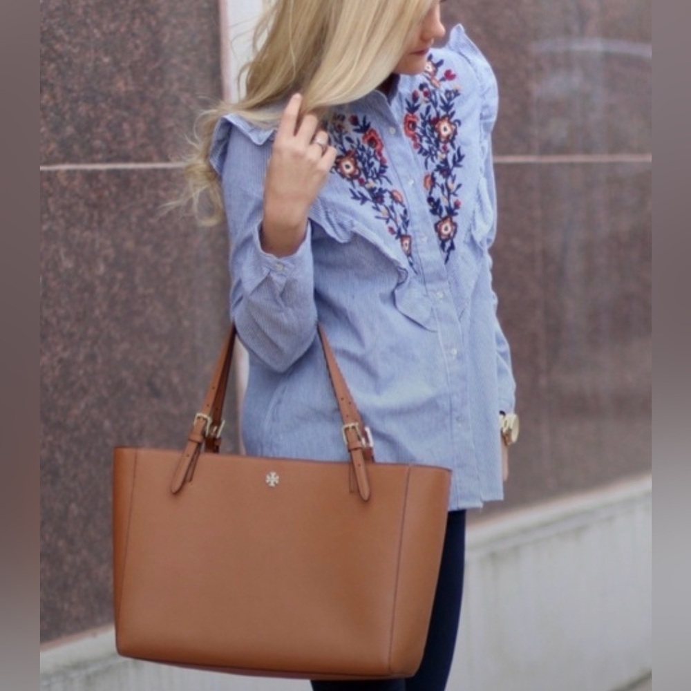 ✨Tory Burch York Tote✨ - Picture 16 of 16